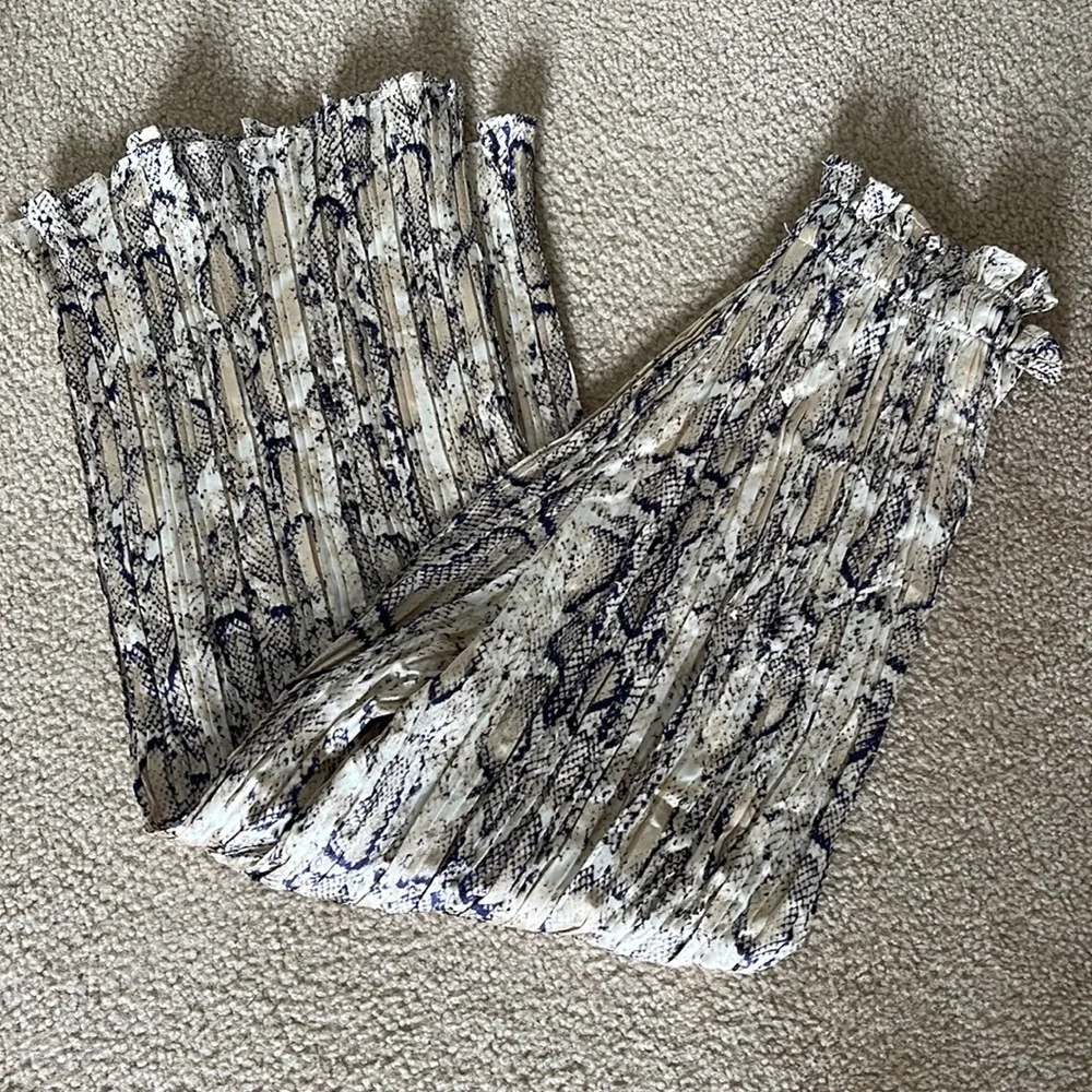 pants - Picture 1 of 2